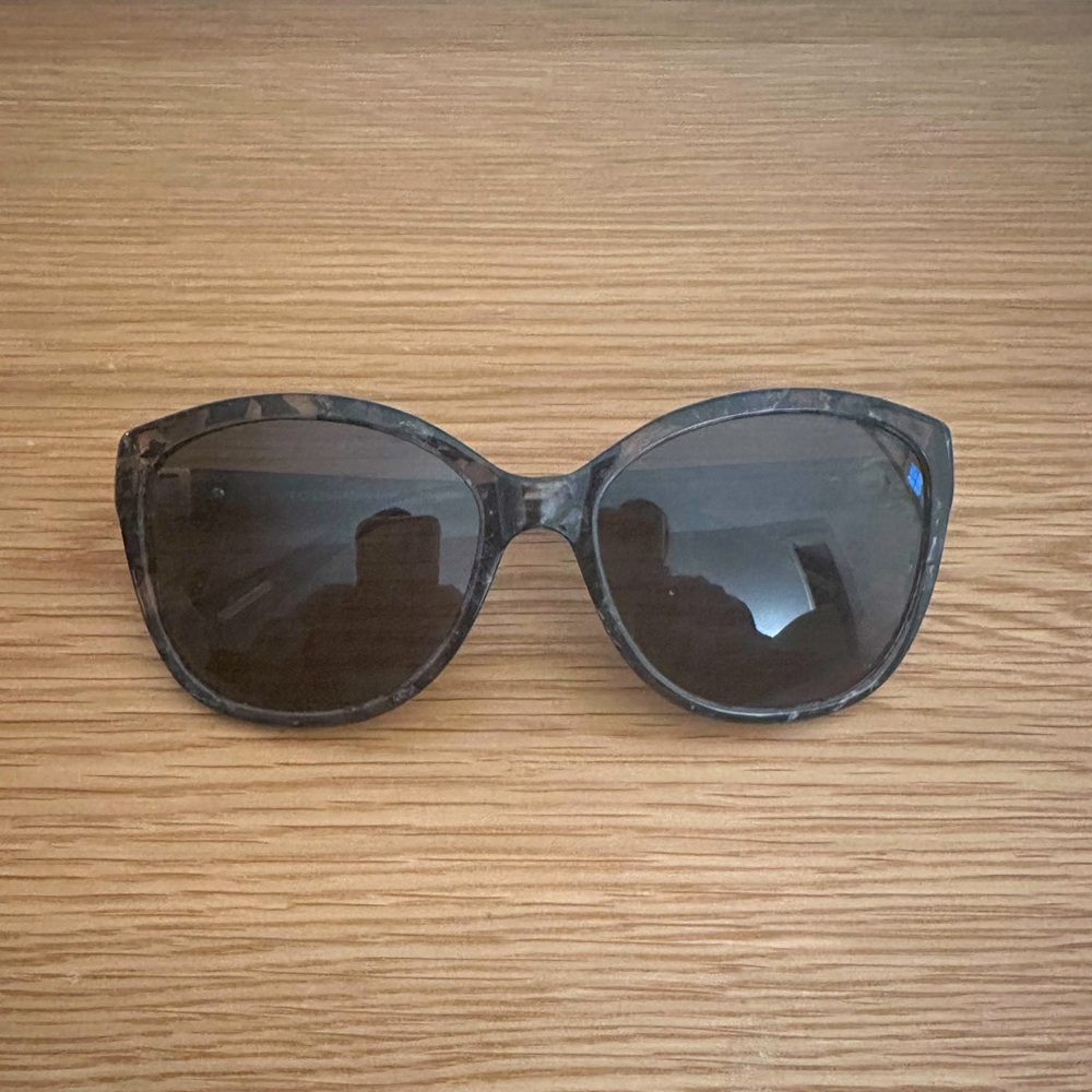 Dolce & Gabbana sunglasses with polarized lenses